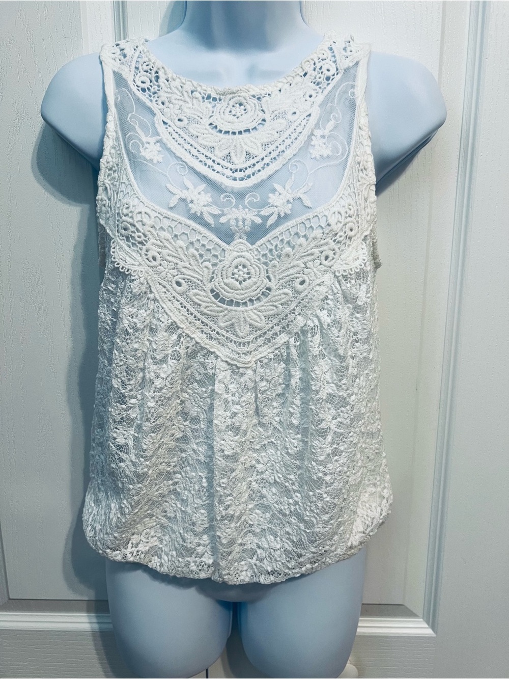Express NWT White Lace Crochet Top